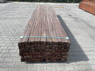 Ca. 102x Hardhouten Onderliggers Geschaafd, 42x57mm, lengte 395cm